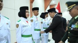 Ketua DPRD Kota Sungai Penuh Hutri Randa menghadiri pengukuhan Paskibraka Kota Sungai Penuh Tahun 2026 di Gedung Nasional, Sabtu (15/8/2026).