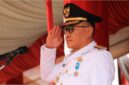 Wali Kota Sungai Penuh Alfin memimpin upacara peringatan HUT ke-81 Kemerdekaan RI di Lapangan Merdeka, Senin (17/8/2026).(Foto : Diskominfosta Sungai Penuh)