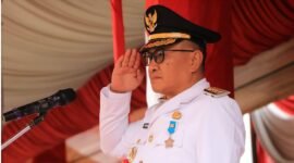 Wali Kota Sungai Penuh Alfin memimpin upacara peringatan HUT ke-81 Kemerdekaan RI di Lapangan Merdeka, Senin (17/8/2026).(Foto : Diskominfosta Sungai Penuh)