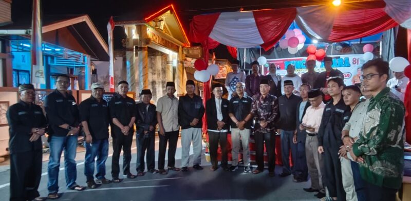 Warga mengikuti puncak HUT ke-81 RI Kelurahan Sungai Penuh.