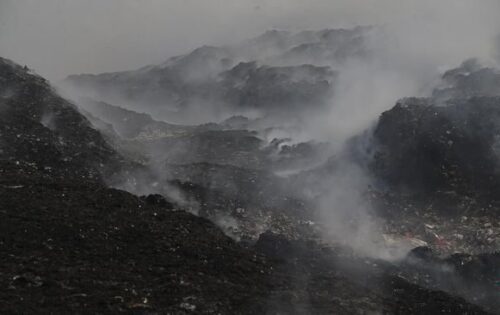 Kabut asap akibat kebakaran hutan dapat meningkatkan risiko gangguan pernapasan dan ISPA.(Foto : CNN Indonesia/Adhi Wicaksono)