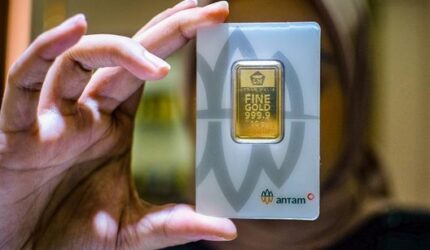 Harga emas Antam hari ini naik menjadi Rp2,74 juta per gram