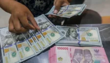 Rupiah diprediksi melemah terhadap dolar AS pada perdagangan Jumat, 14 Agustus 2026.(Foto : Bisnis/Himawan L Nugraha)
