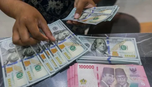 Rupiah diprediksi melemah terhadap dolar AS pada perdagangan Jumat, 14 Agustus 2026.(Foto : Bisnis/Himawan L Nugraha)
