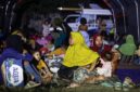 Warga berkumpul di tenda pengungsian pascagempa.(Foto : ANTARA FOTO/MEGA TOKAN)