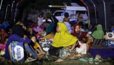 Warga berkumpul di tenda pengungsian pascagempa.(Foto : ANTARA FOTO/MEGA TOKAN)