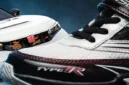 Sepatu anak Honda Civic Type R hasil kolaborasi Honda dan Achilles hadir dengan desain sporty khas Type R serta pilihan warna menarik.(Foto: Doc. Achilles)