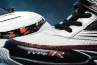 Sepatu anak Honda Civic Type R hasil kolaborasi Honda dan Achilles hadir dengan desain sporty khas Type R serta pilihan warna menarik.(Foto: Doc. Achilles)