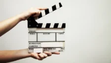 Hengdian World Studio menghadirkan pengalaman bagi wisatawan untuk membuat dan membintangi drama pendek sendiri.(Foto : Ilustrasi Papan Slate Film (Pixabay)  