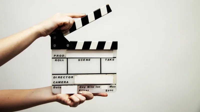 Hengdian World Studio menghadirkan pengalaman bagi wisatawan untuk membuat dan membintangi drama pendek sendiri.(Foto : Ilustrasi Papan Slate Film (Pixabay)  