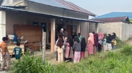 Suasana di sekitar lokasi kejadian di Desa Sumur Anyir