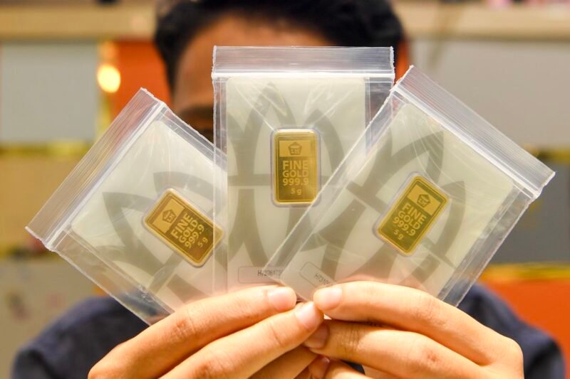 Harga emas Antam dan emas Pegadaian turun pada perdagangan Senin, 7 September 2026.(Foto : M RISYAL HIDAYAT/kompas.com)