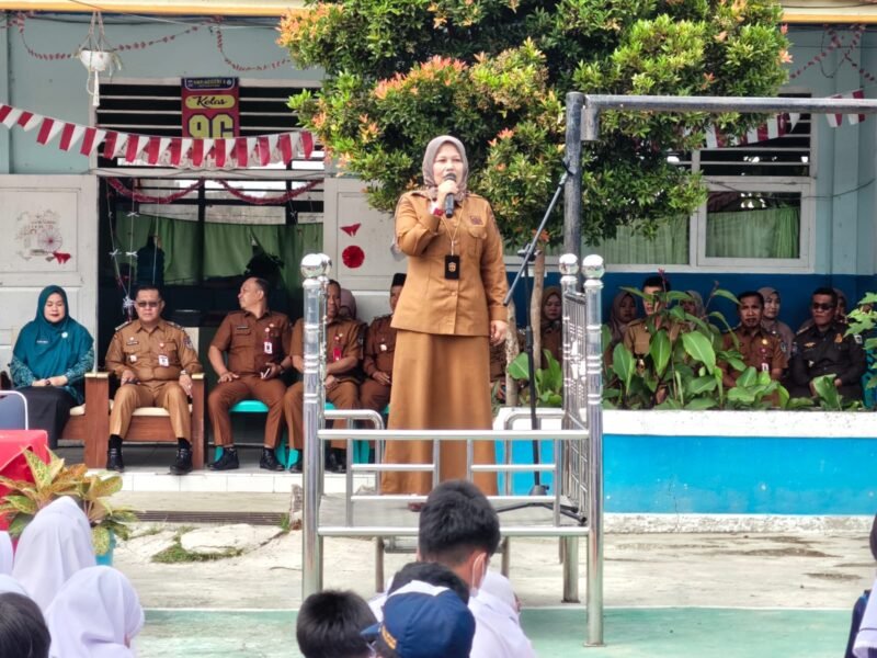 Kunjungan Tim Penggerak PKK Kota Sungai Penuh ke SMPN 8 Sungai Penuh dalam kegiatan Program 3S.