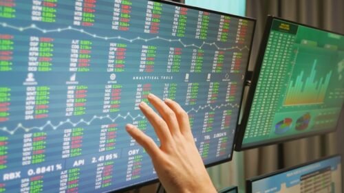IHSG kembali melemah pada perdagangan Jumat (18/9), sementara investor asing mencatat net sell Rp1,79 triliun.
