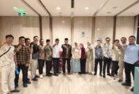 Pengurus Aliansi Merah Putih menyampaikan aspirasi PPPK kepada Kepala BKN Prof. Zudan Arif Fakrullah.(Foto: Dokumentasi AMP for JPNN)