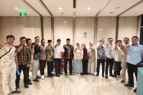 Pengurus Aliansi Merah Putih menyampaikan aspirasi PPPK kepada Kepala BKN Prof. Zudan Arif Fakrullah.(Foto: Dokumentasi AMP for JPNN)
