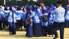 Guru PPPK berpeluang beralih menjadi ASN pusat dan mengikuti seleksi PNS pada 2027.