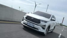 Daftar mobil hybrid terlaris di Indonesia sepanjang Januari-Agustus 2026 dengan Toyota Innova Zenix Hybrid sebagai model terlaris.(Foto: Muhammad Hafizh Gemilang/detik.com)