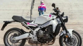 Yamaha XSR900 2027 hadir dengan warna Neon White yang mengusung nuansa balap era 1990-an untuk pasar Eropa.(Foto : Paultan)