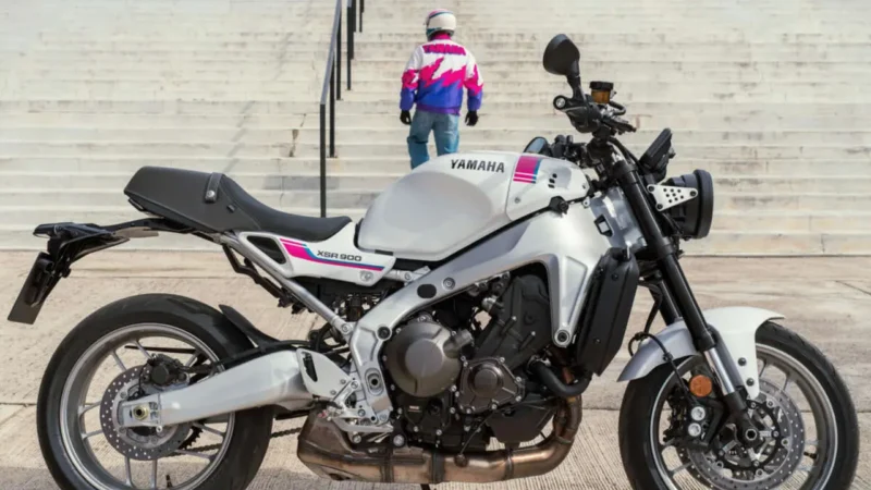 Yamaha XSR900 2027 hadir dengan warna Neon White yang mengusung nuansa balap era 1990-an untuk pasar Eropa.(Foto : Paultan)