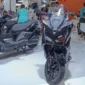 Yadea GT80 mengandalkan baterai ganda untuk mengejar jarak tempuh lebih dari 180 km dalam sekali pengisian daya.(Foto : Ist)
