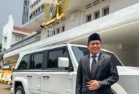 Muhaimin Iskandar memperlihatkan Maung Garuda yang digunakan sebagai kendaraan dinas menteri.(Foto : Instagram @cakiminow)