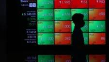 Saham Bank Mandiri (BMRI) mengalami koreksi 8,54% seiring dengan anjloknya IHSG pada sesi pertama perdagangan Jumat (16/10/2026).(Foto : Liputan6.com/Angga Yuniar)
