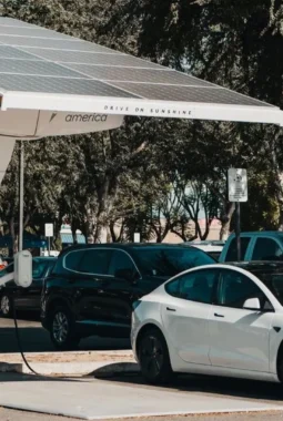 Umur Mobil Listrik 10 Tahun? Cek Biaya Baterainya