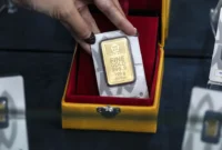 Harga emas Antam turun Rp 4.000 per gram pada Kamis, 22 Oktober 2026.(Foto : Liputan6.com/Johan Tallo)