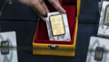 Harga emas Antam turun Rp 4.000 per gram pada Kamis, 22 Oktober 2026.(Foto : Liputan6.com/Johan Tallo)