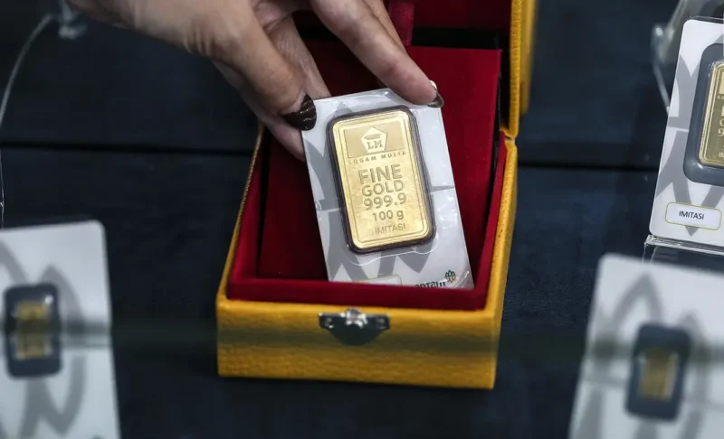Harga emas Antam turun Rp 4.000 per gram pada Kamis, 22 Oktober 2026.(Foto : Liputan6.com/Johan Tallo)
