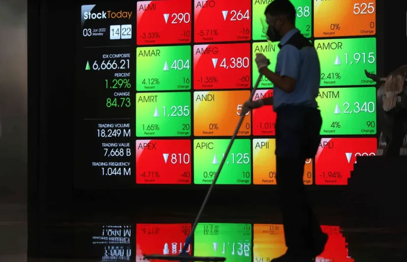 IHSG melemah 3,03 persen, seluruh sektor saham tertekan.(Foto : Liputan6.com/Angga Yuniar)