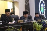 Wakil Wali Kota Sungai Penuh, Azhar Hamzah, menghadiri rapat paripurna pengucapan sumpah PAW anggota DPRD Kota Sungai Penuh, Selasa (20/10/2026).(Foto : Diskominfosta Sungai Penuh)