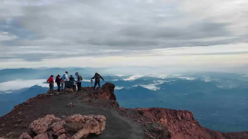 TNKS mengingatkan pendaki agar menjaga kelestarian Gunung Kerinci dan Danau Gunung Tujuh dari ancaman kebakaran hutan.(Foto : Tribunjambi.com/Herupitra)