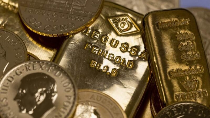 Harga emas dunia menguat 0,82 persen pada perdagangan Kamis (8/10/2026),