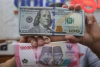 Rupiah melemah ke Rp18.050 per dolar AS di tengah tekanan sentimen global dan domestik.(Foto : CNBC Indonesia/Faizal Rahman)