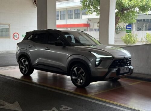 Mitsubishi XFORCE Ultimate non-hybrid menjalani pengujian konsumsi BBM rute Jakarta-Bandung pulang-pergi.(Foto: Muhammad Hafizh Gemilang/detikcom)